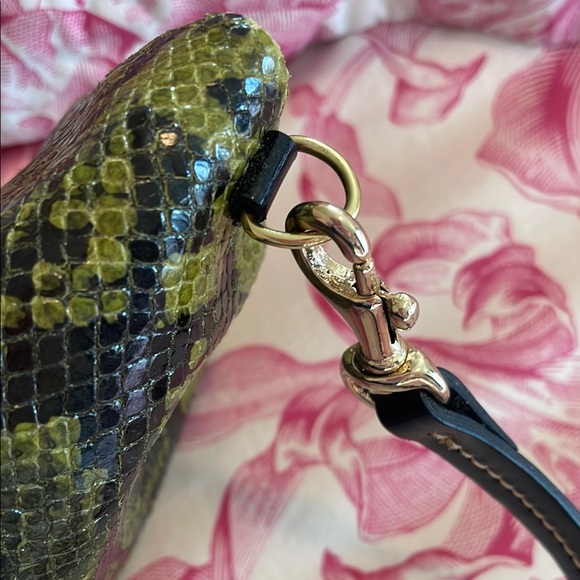 🌼Spring Bag Blowout🌼Dooney & Bourke Green Snake Print Women's Bag - Picture 14 of 14